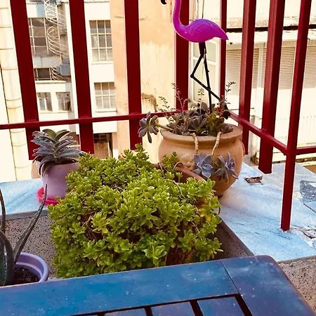 Quiet Centre With Large Balcony *